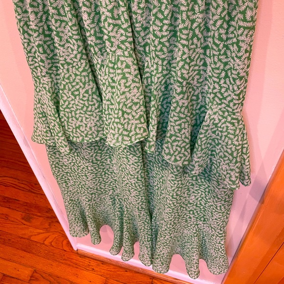 Green Floral MIDI Skirt Tiered Ruffle Elastic Waist Lined Who What Wear Size 2 - Picture 4 of 5